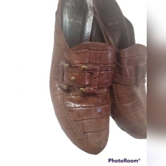 Stuart Weitzman cognac leather clog w/ chunky heel gold accented rivets & buckle - Picture 3 of 6